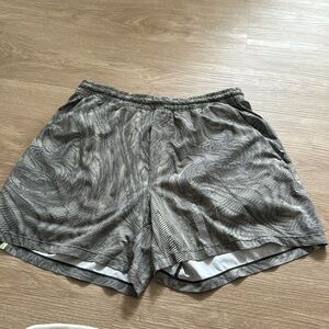 Lulu lemon pace breaker short